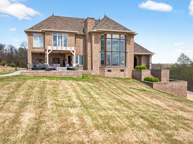 501 River Trace Dr, Dover, TN 37058