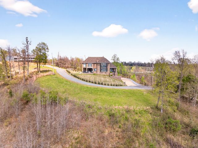 501 River Trace Dr, Dover, TN 37058