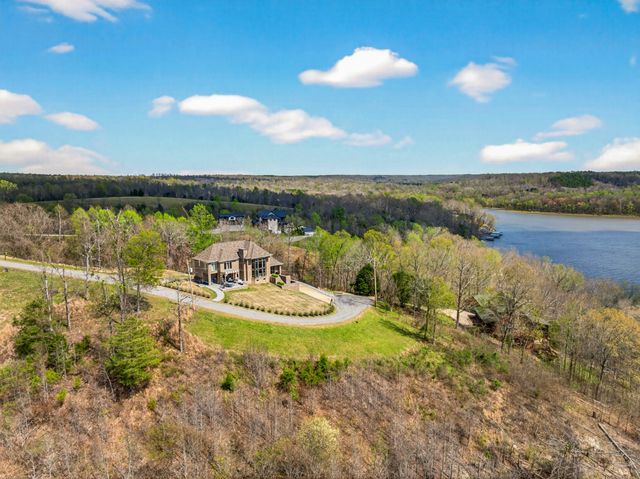 501 River Trace Dr, Dover, TN 37058