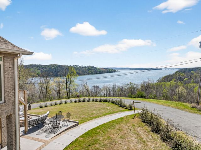 501 River Trace Dr, Dover, TN 37058