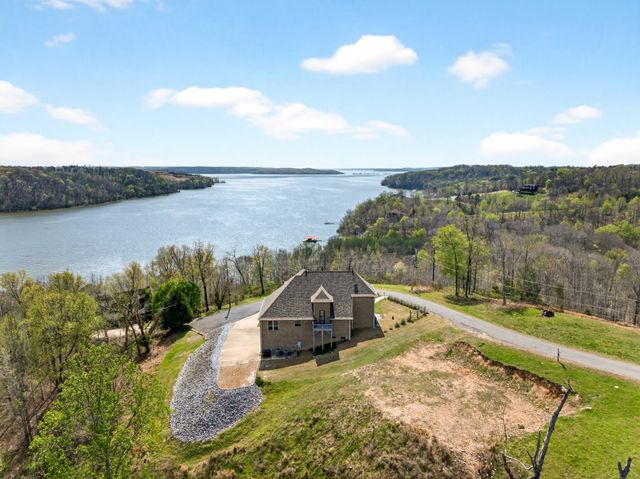 501 River Trace Dr, Dover, TN 37058