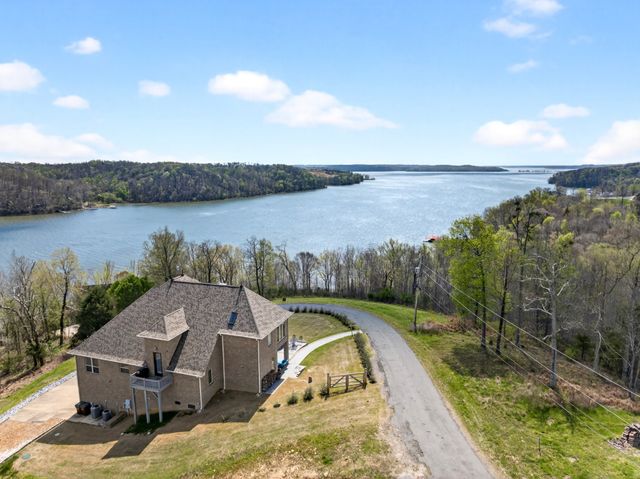 501 River Trace Dr, Dover, TN 37058
