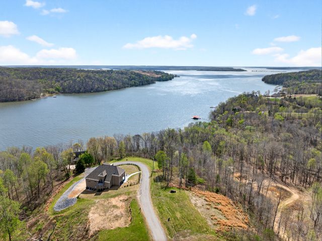 501 River Trace Dr, Dover, TN 37058