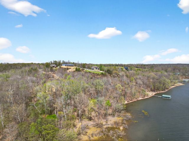 501 River Trace Dr, Dover, TN 37058