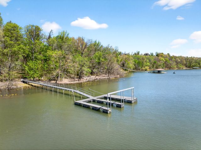 501 River Trace Dr, Dover, TN 37058