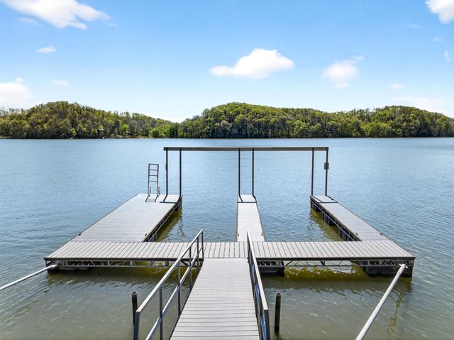501 River Trace Dr, Dover, TN 37058
