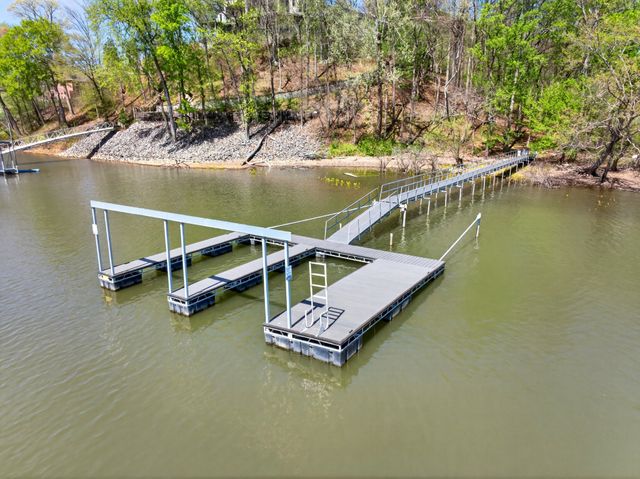 501 River Trace Dr, Dover, TN 37058