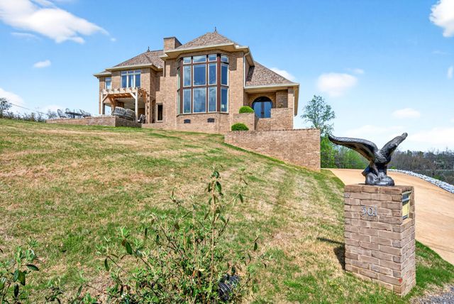 501 River Trace Dr, Dover, TN 37058