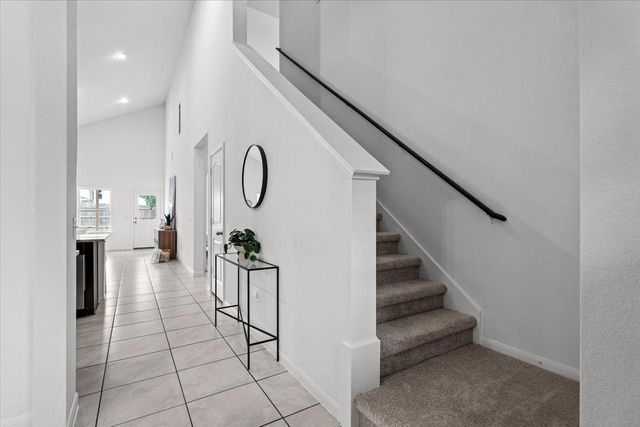6701 Loretta White LN, Austin, TX 78744
