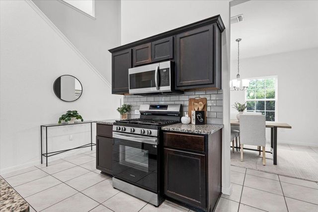 6701 Loretta White LN, Austin, TX 78744