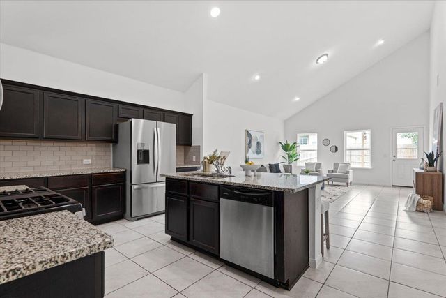 6701 Loretta White LN, Austin, TX 78744