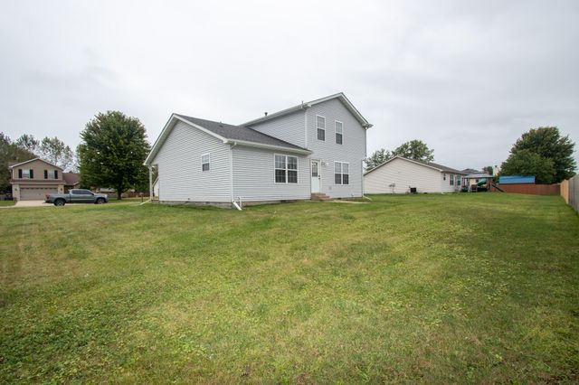 568 Fox Burrow Court, Valparaiso, IN 46385