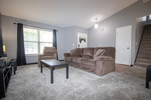 568 Fox Burrow Court, Valparaiso, IN 46385
