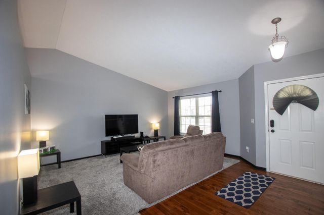 568 Fox Burrow Court, Valparaiso, IN 46385