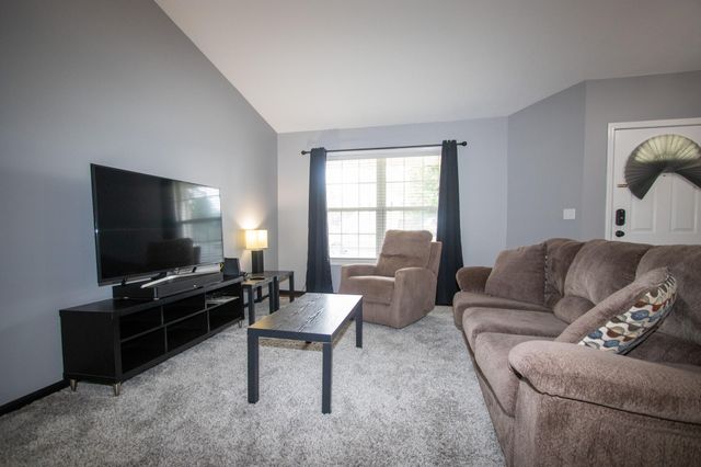 568 Fox Burrow Court, Valparaiso, IN 46385