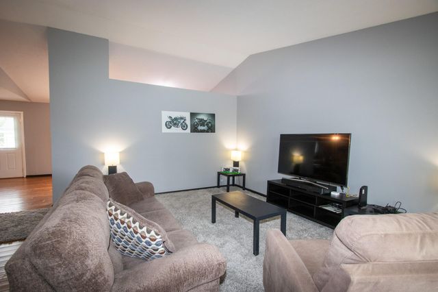 568 Fox Burrow Court, Valparaiso, IN 46385