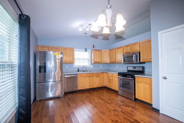 568 Fox Burrow Court, Valparaiso, IN 46385
