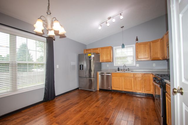 568 Fox Burrow Court, Valparaiso, IN 46385