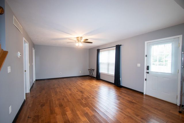 568 Fox Burrow Court, Valparaiso, IN 46385