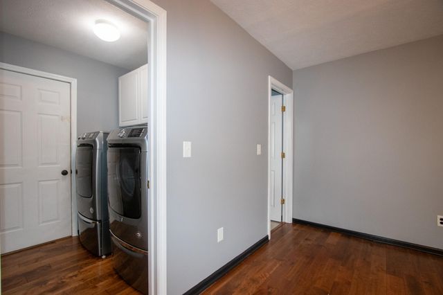 568 Fox Burrow Court, Valparaiso, IN 46385
