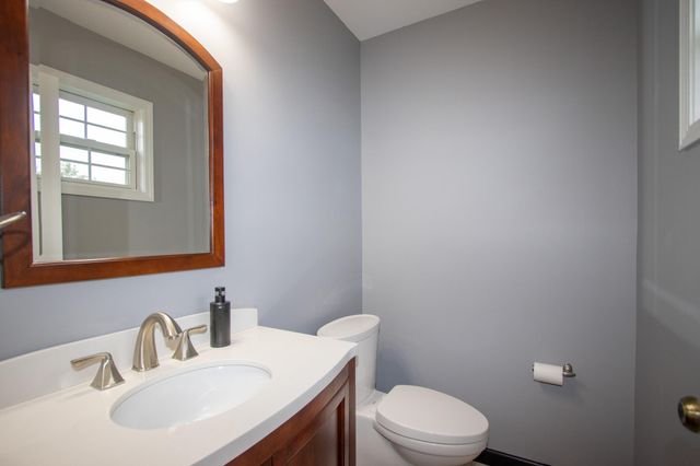 568 Fox Burrow Court, Valparaiso, IN 46385