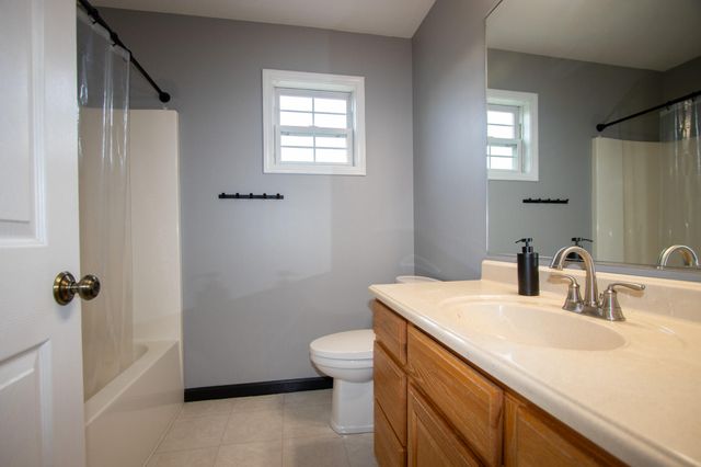 568 Fox Burrow Court, Valparaiso, IN 46385