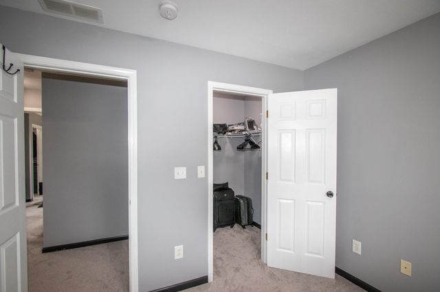 568 Fox Burrow Court, Valparaiso, IN 46385