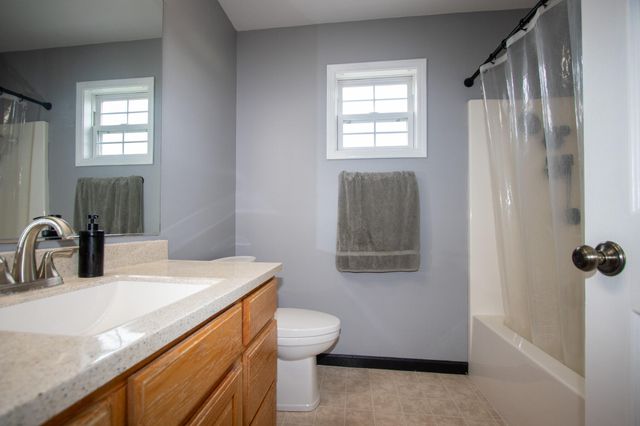 568 Fox Burrow Court, Valparaiso, IN 46385
