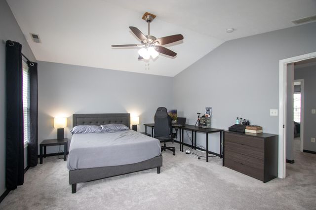 568 Fox Burrow Court, Valparaiso, IN 46385