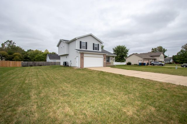568 Fox Burrow Court, Valparaiso, IN 46385