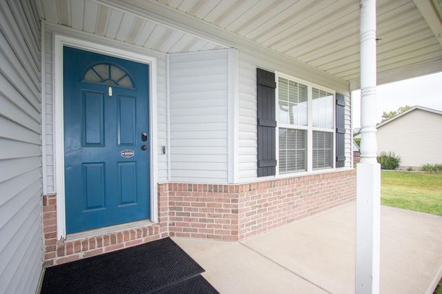 568 Fox Burrow Court, Valparaiso, IN 46385