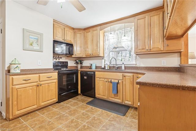 104 Myers RD, Yorktown, VA 23693