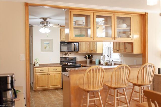 104 Myers RD, Yorktown, VA 23693