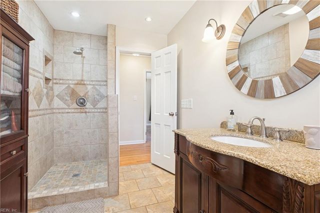 104 Myers RD, Yorktown, VA 23693