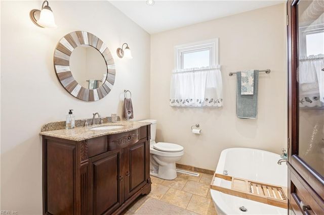 104 Myers RD, Yorktown, VA 23693