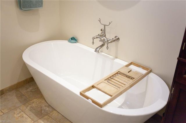 104 Myers RD, Yorktown, VA 23693