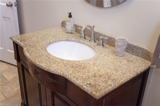 104 Myers RD, Yorktown, VA 23693