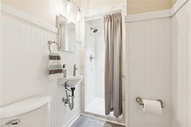 104 Myers RD, Yorktown, VA 23693