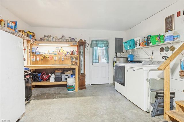 104 Myers RD, Yorktown, VA 23693