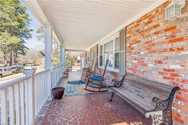 104 Myers RD, Yorktown, VA 23693