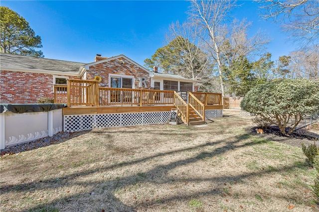 104 Myers RD, Yorktown, VA 23693