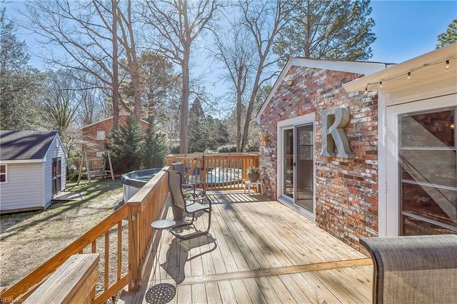 104 Myers RD, Yorktown, VA 23693