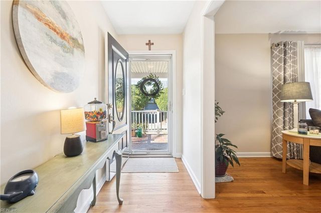 104 Myers RD, Yorktown, VA 23693