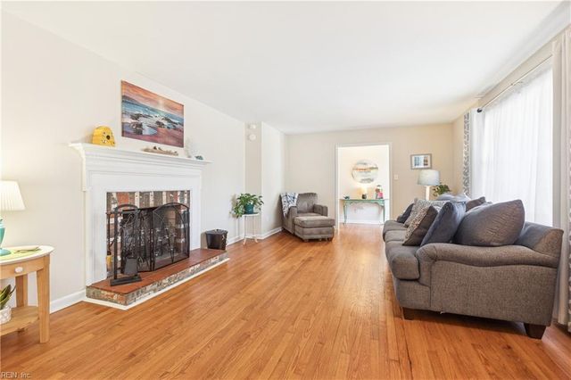 104 Myers RD, Yorktown, VA 23693