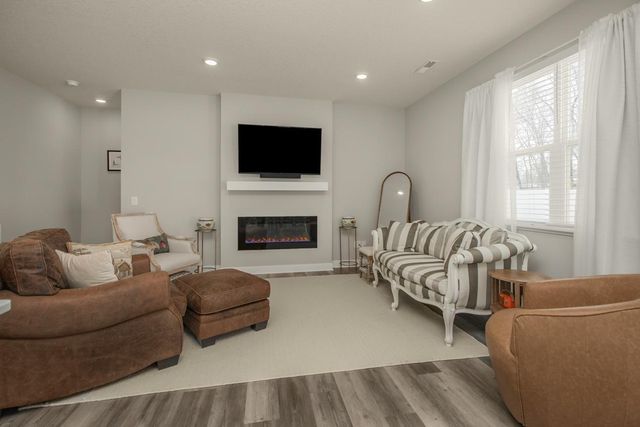 6676 Pine Arbor Boulevard S, Cottage Grove, MN 55016