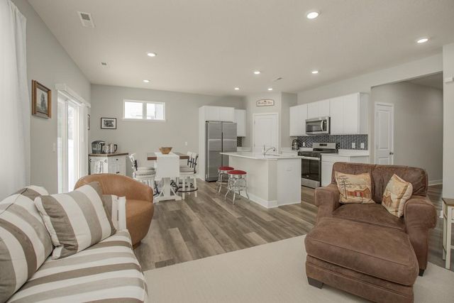 6676 Pine Arbor Boulevard S, Cottage Grove, MN 55016