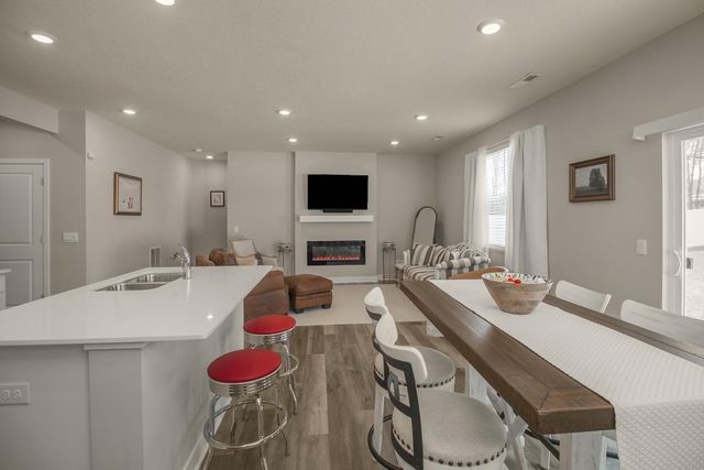 6676 Pine Arbor Boulevard S, Cottage Grove, MN 55016