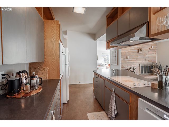 495 W 27th Ave, Eugene, OR 97405