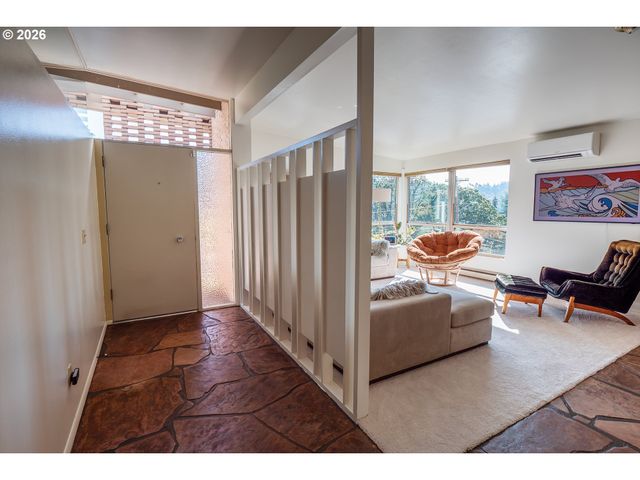 495 W 27th Ave, Eugene, OR 97405