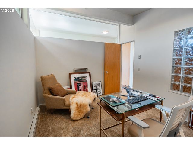 495 W 27th Ave, Eugene, OR 97405